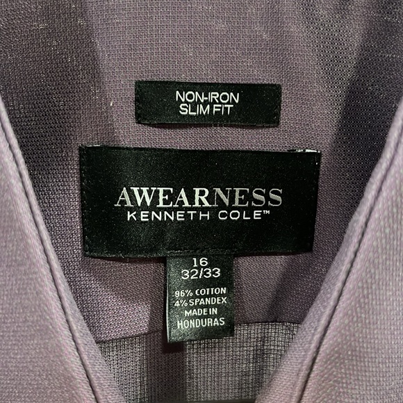 Button down - Picture 3 of 3